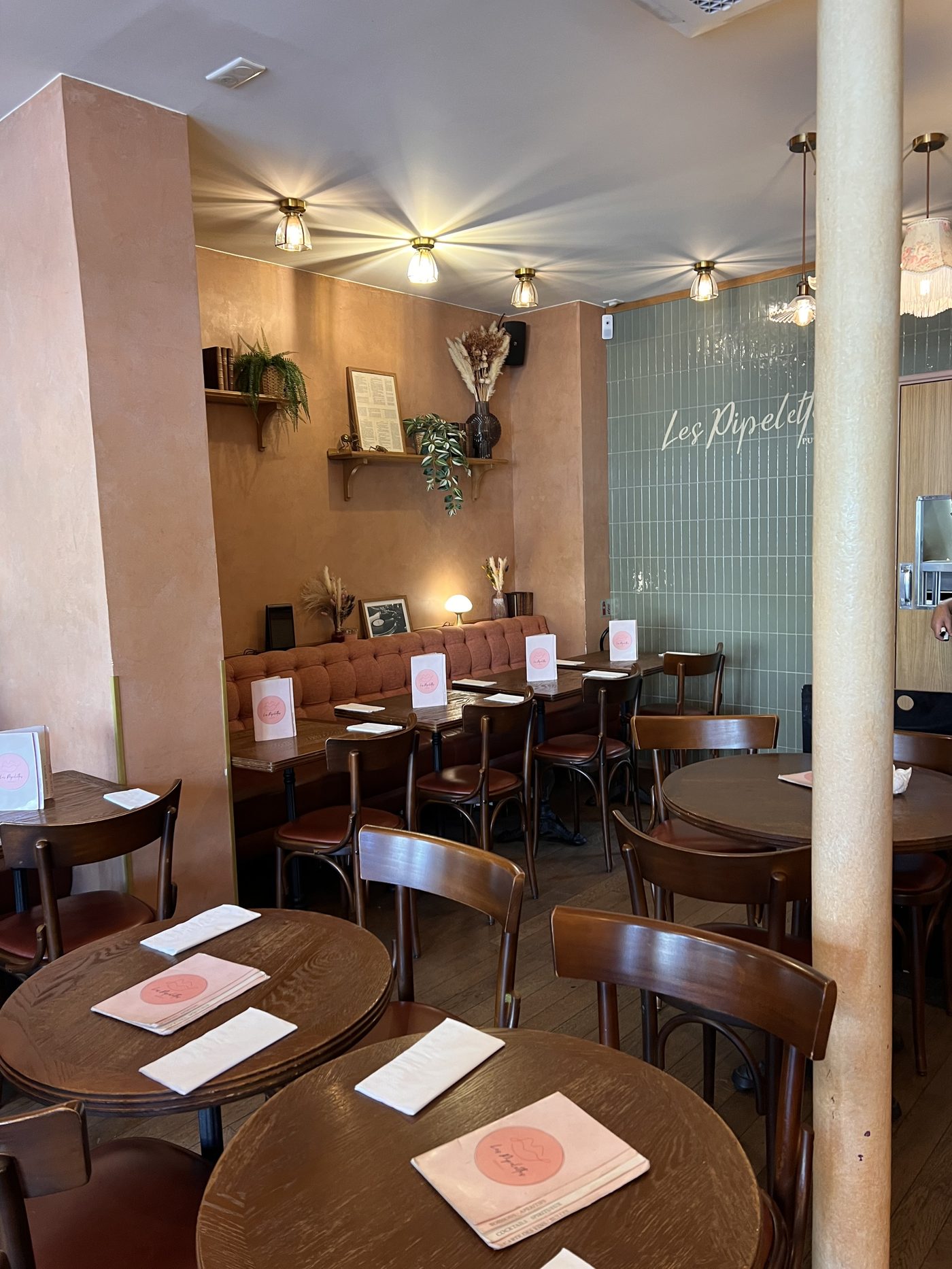 La salle — Les Pipelettes